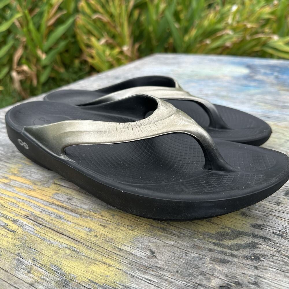 OOFOS Recovery Sandals Women’s 11 EU 42 Black Flip Flop Thong Graphite 880